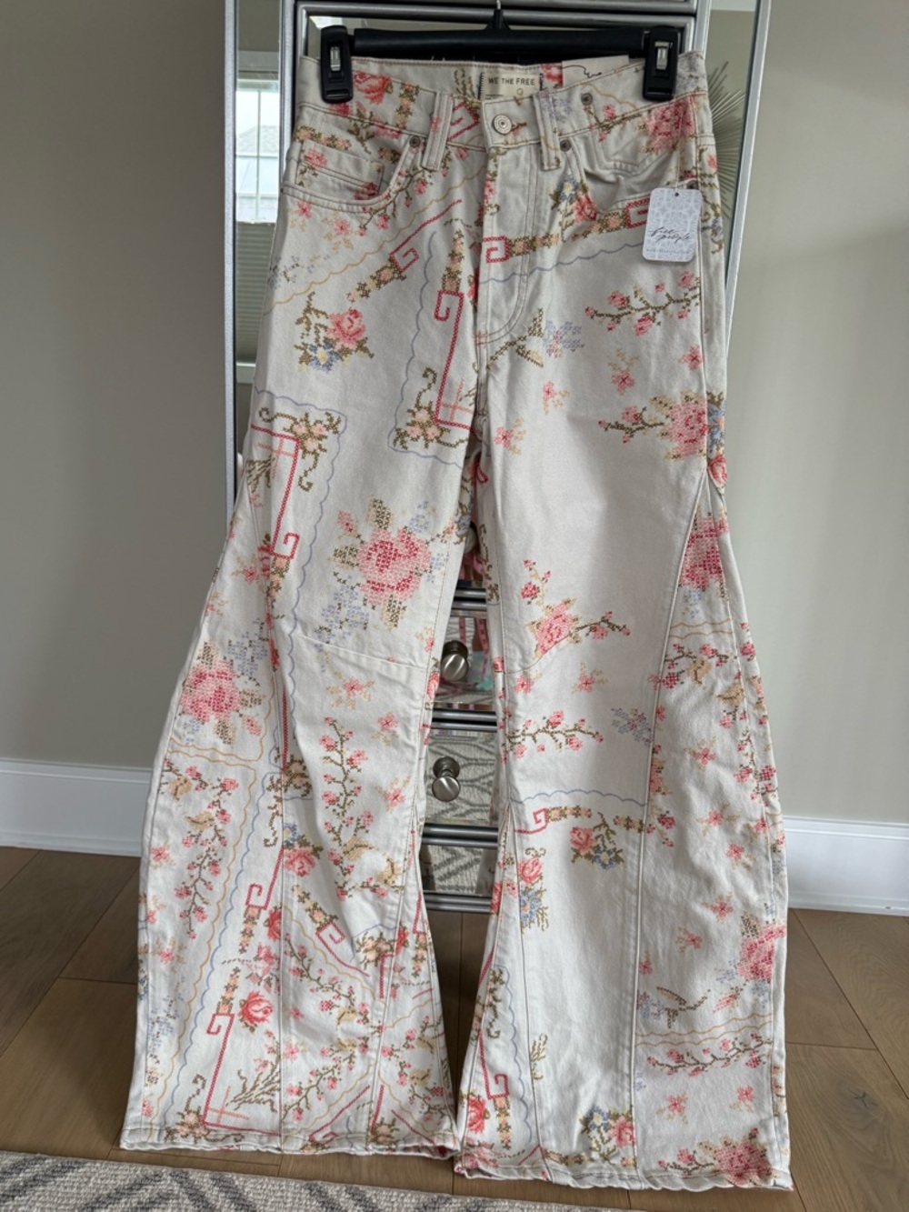 NWT - Free People - EDEN Printed High Slouchy Jeans - Picture 4 of 14